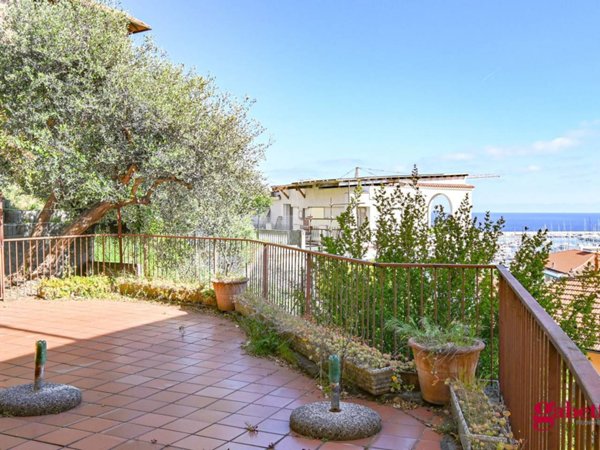 appartamento in vendita a Varazze in zona Cantalupo