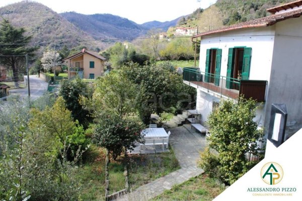 casa indipendente in vendita a Varazze in zona Pero