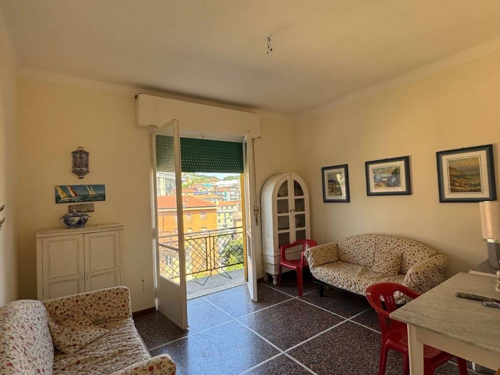appartamento in vendita a Varazze in zona Cantalupo