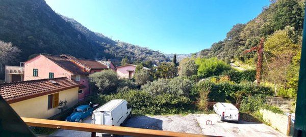 appartamento in vendita a Varazze in zona Pero