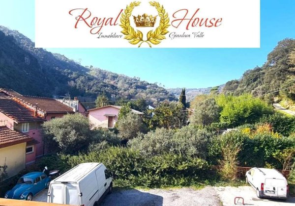 appartamento in vendita a Varazze in zona Pero