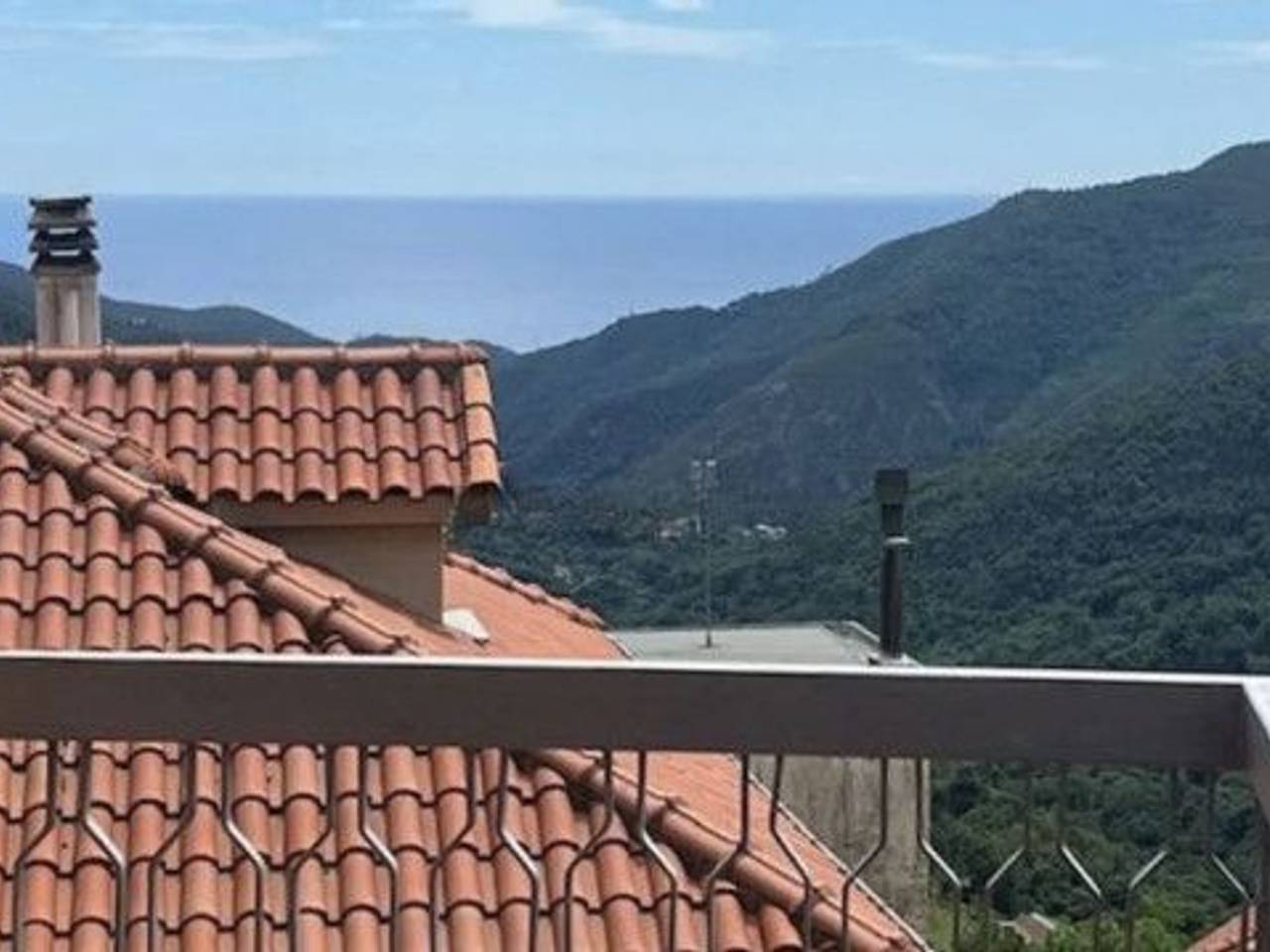 casa indipendente in vendita a Varazze in zona Alpicella