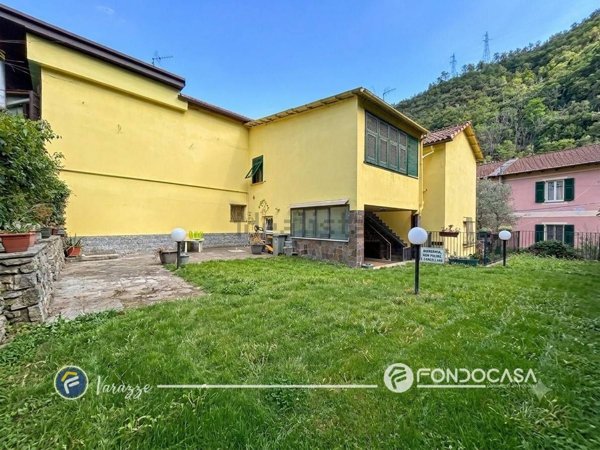casa indipendente in vendita a Varazze in zona Casanova