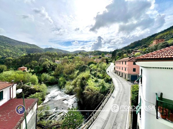 appartamento in vendita a Varazze in zona Pero