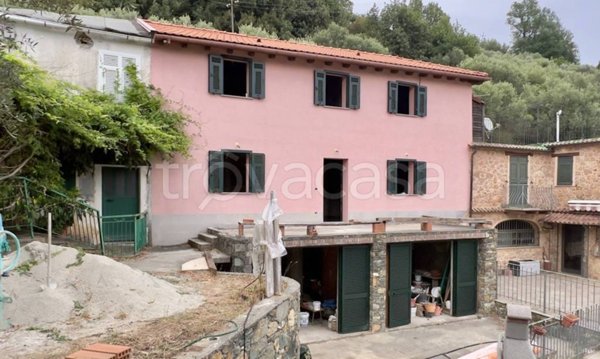 casa indipendente in vendita a Varazze in zona Pero