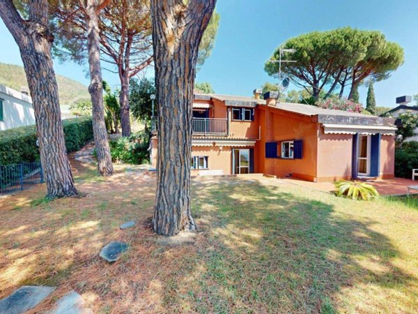 casa indipendente in vendita a Varazze