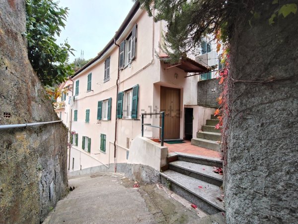 appartamento in vendita a Varazze in zona Casanova