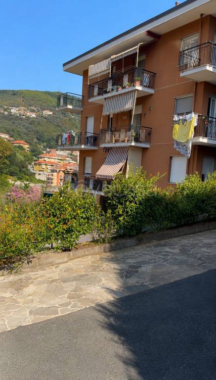appartamento in vendita a Varazze in zona Cantalupo