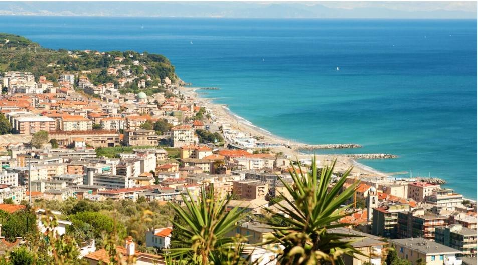 appartamento in vendita a Varazze in zona Cantalupo