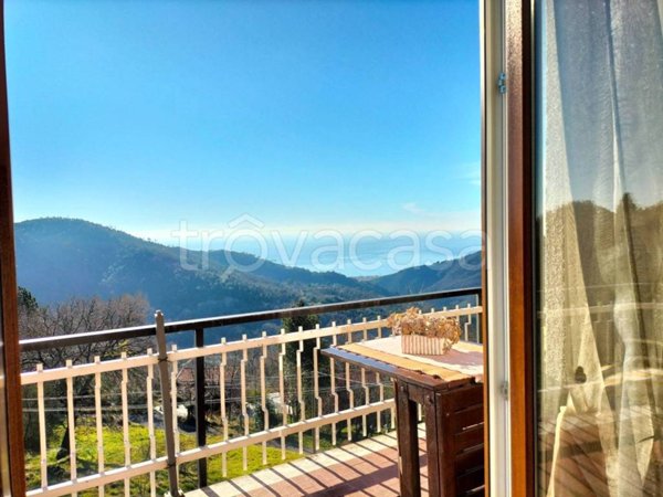 appartamento in vendita a Varazze in zona Faje