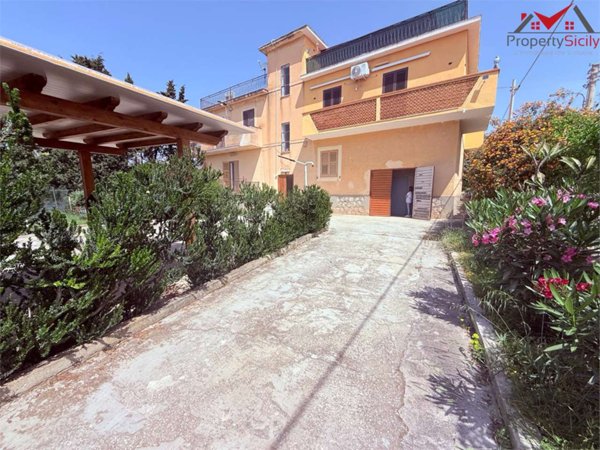 appartamento in vendita a Varazze in zona Pero