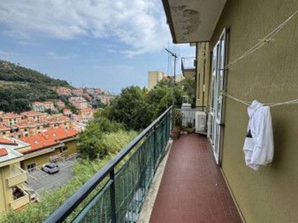 appartamento in vendita a Varazze in zona Cantalupo