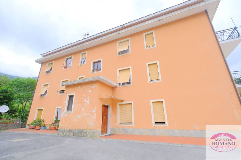 appartamento in vendita a Varazze in zona Pero