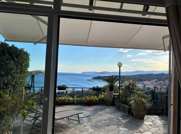 appartamento in vendita a Varazze