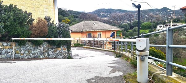 box auto in vendita a Varazze in zona Cantalupo