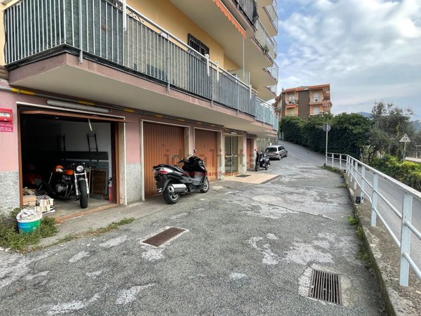 box auto in vendita a Varazze