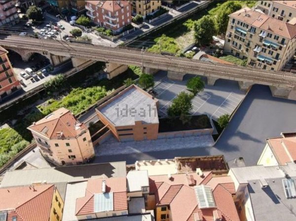 box auto in vendita a Varazze in zona Cantalupo