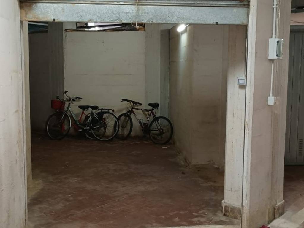 box auto in vendita a Varazze in zona Cantalupo