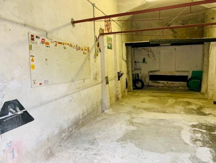 box auto in vendita a Varazze in zona Cantalupo