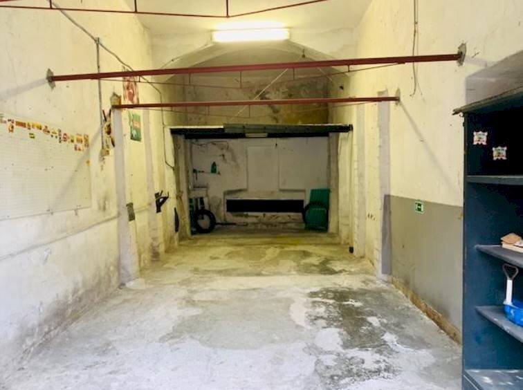box auto in vendita a Varazze in zona Cantalupo