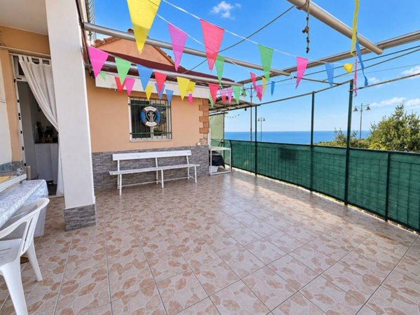 appartamento in vendita a Varazze in zona Castagnabuona
