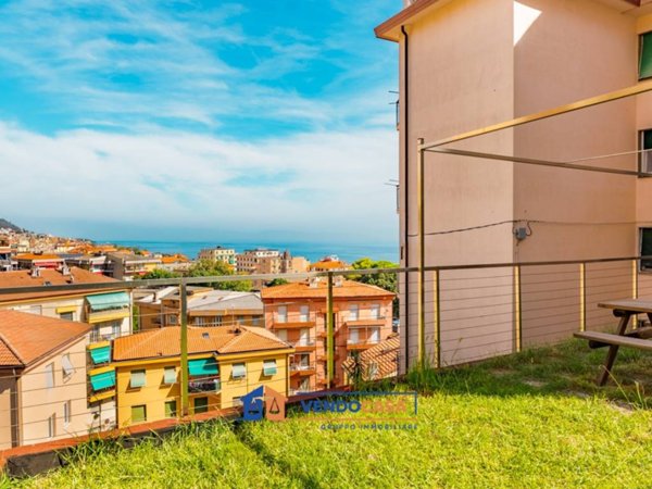 appartamento in vendita a Varazze in zona Cantalupo