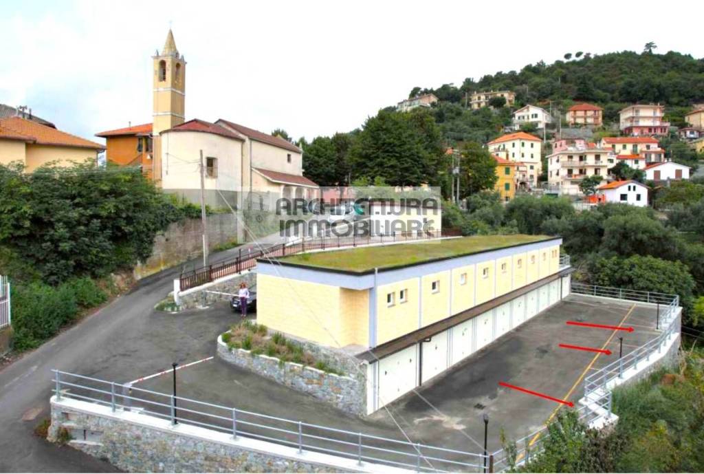 box auto in vendita a Varazze in zona Cantalupo