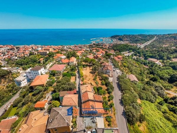 casa indipendente in vendita a Varazze in zona Cantalupo