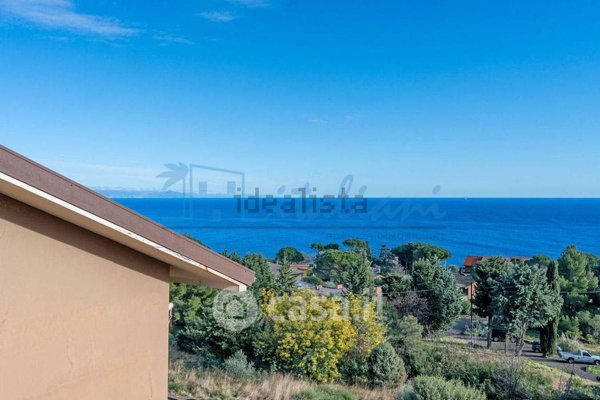 appartamento in vendita a Varazze in zona Castagnabuona