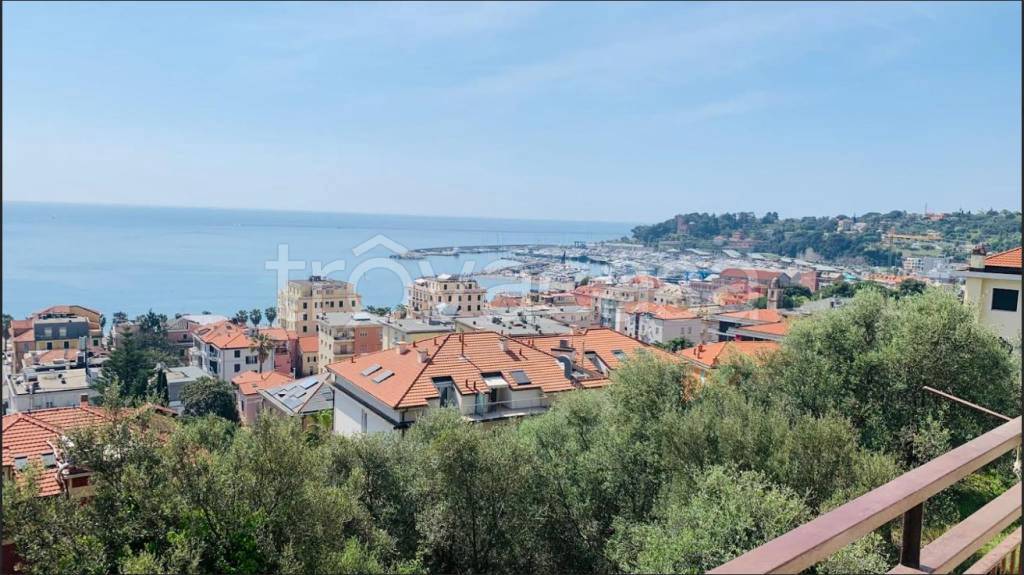 appartamento in vendita a Varazze in zona Cantalupo