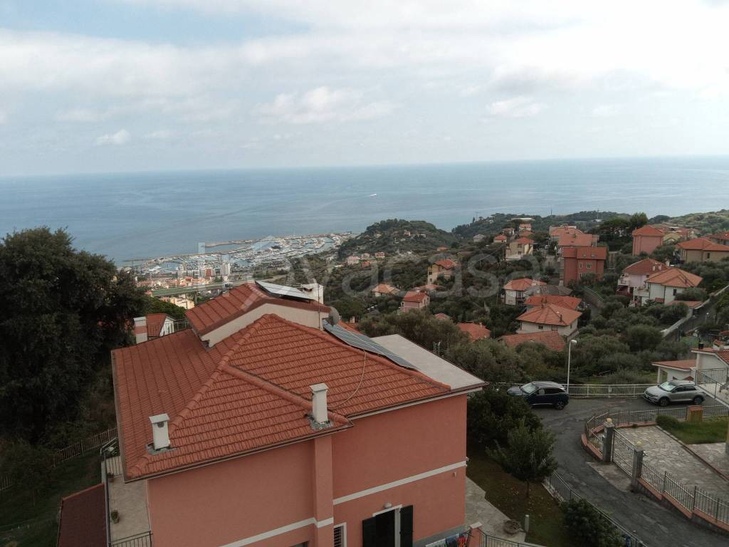 appartamento in vendita a Varazze in zona Castagnabuona