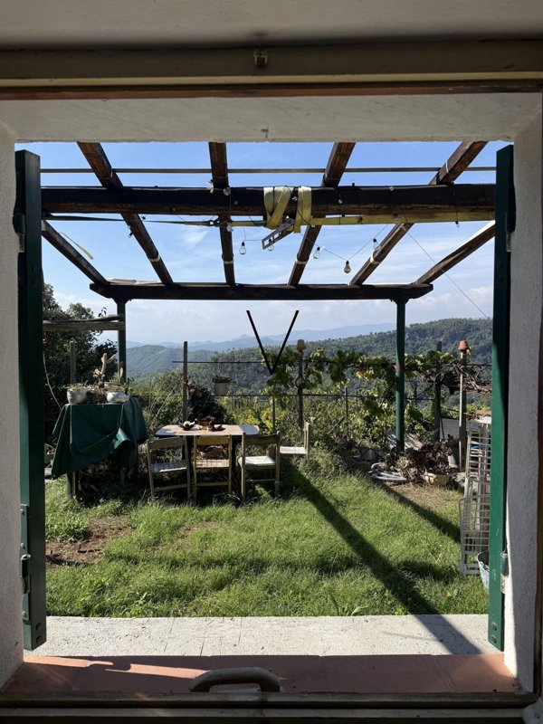 casa indipendente in vendita a Varazze in zona Alpicella