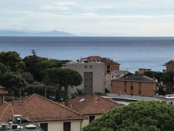 appartamento in vendita a Varazze in zona Cantalupo