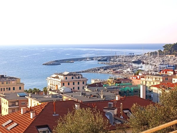 appartamento in vendita a Varazze in zona Cantalupo