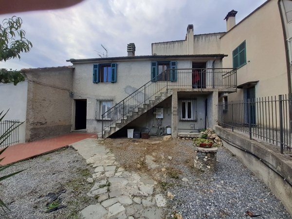 casale in vendita a Vendone