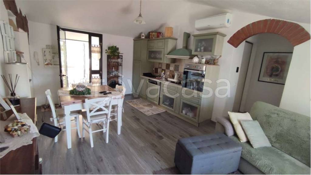 appartamento in vendita a Vendone in zona Castellaro