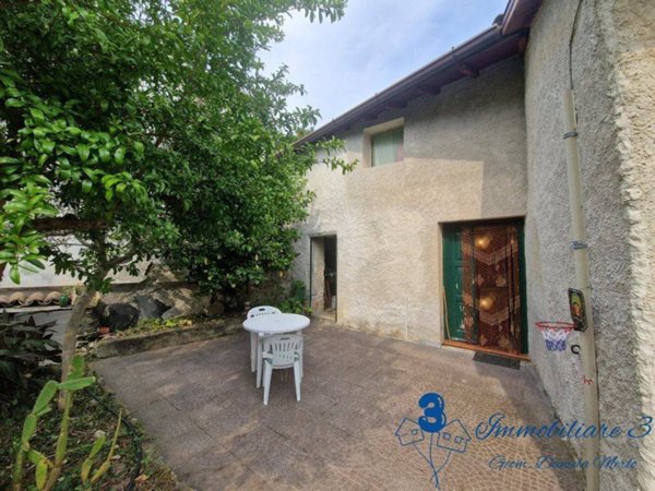 casa indipendente in vendita a Vendone in zona Castellaro