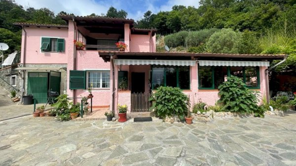 casa indipendente in vendita a Vezzi Portio in zona San Giorgio