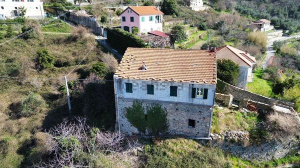 casale in vendita a Vezzi Portio