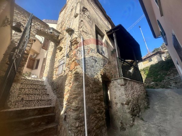 casa semindipendente in vendita a Vezzi Portio