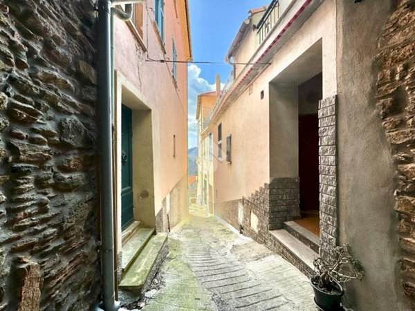 appartamento in vendita a Vezzi Portio in zona San Giorgio