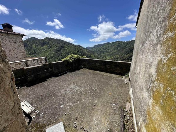 casale in vendita a Vezzi Portio