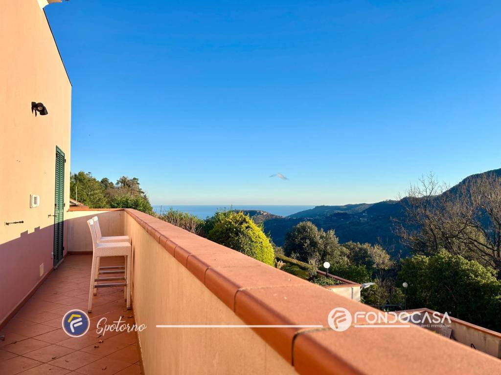 casa indipendente in vendita a Vezzi Portio in zona Portio