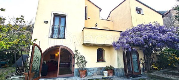 casa indipendente in vendita a Vezzi Portio in zona Portio