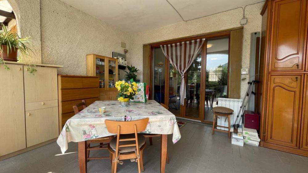 appartamento in vendita a Vezzi Portio in zona Magnone
