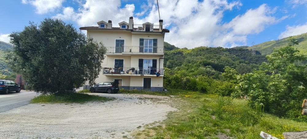 appartamento in vendita a Vezzi Portio in zona Portio