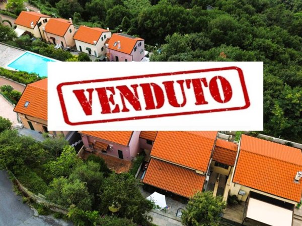 casa indipendente in vendita a Vezzi Portio in zona Magnone
