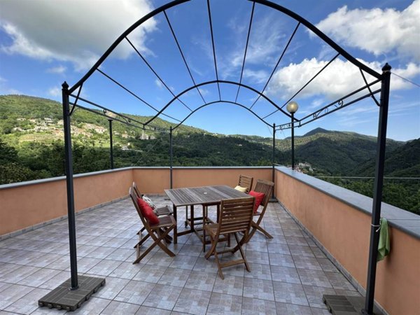 appartamento in vendita a Vezzi Portio in zona San Filippo