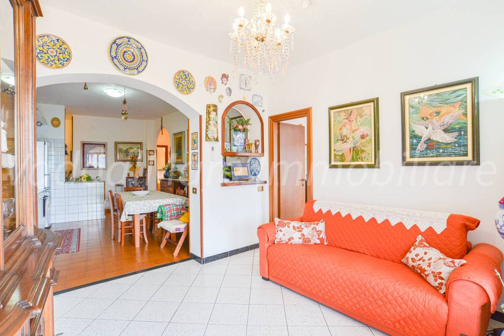 appartamento in vendita a Vezzi Portio in zona Magnone