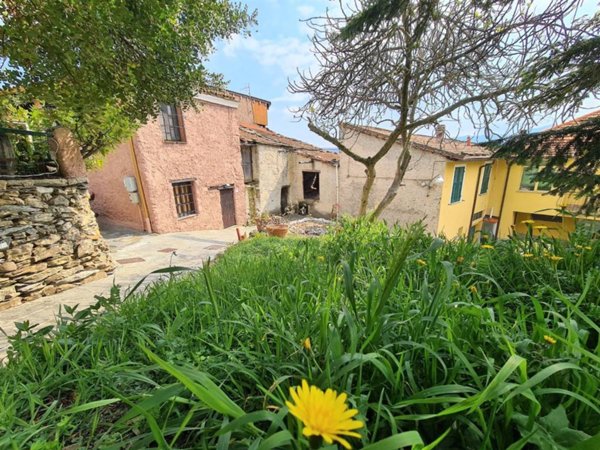 casa indipendente in vendita a Villanova d'Albenga in zona Ligo